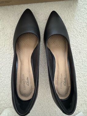Clarks Illeana Tulip Classic Pump Black Leather - 6M
